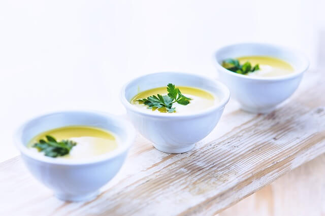 Domowe zupy – jak je przygotować